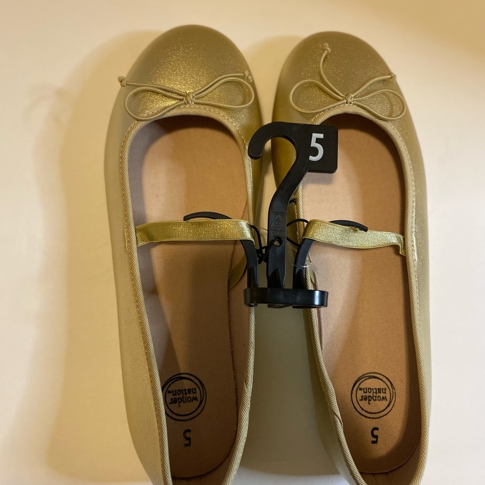Wonder nation gold flats - Picture 3 of 6
